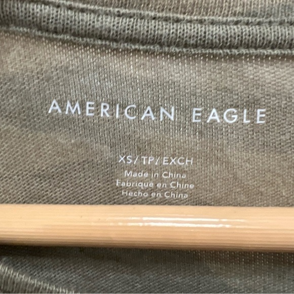 𝅺AMERICAN Eagle camouflage long sleeve crop tee - Picture 4 of 4
